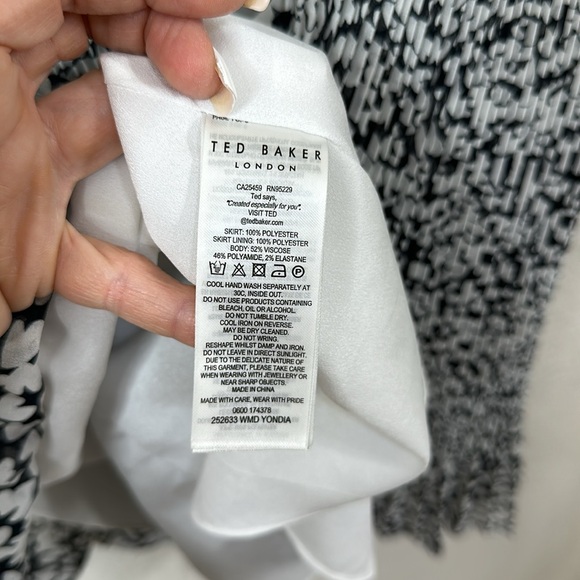 TED BAKER YONDIA SLEEVELESS FLORAL FIT & FLARE PLEATED US 10 OR TED SZ 3 - Picture 10 of 14